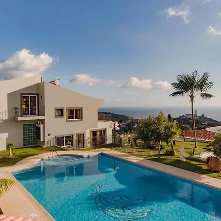 Exquisite Madeira Belair 4 Bedroom Panoramic Sea View Heated Pool Hot-tub * フンシャル