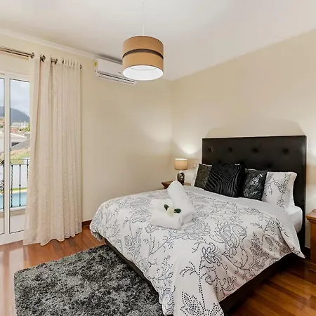 Exquisite Madeira Belair 4 Bedroom Panoramic Sea View Heated Pool Hot-tub
