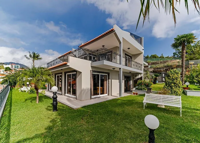 Exquisite Madeira Belair 4 Bedroom Panoramic Sea View Villa